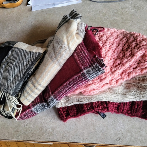 Scarves - Picture 2 of 4
